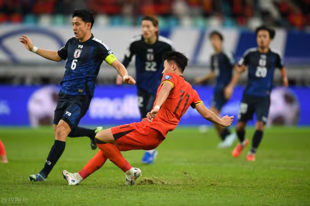 日本球队战胜对手晋级淘汰赛阶段是什么